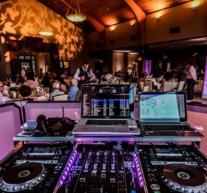 ERICKSOUND & EVENTS - DJ - SONORIZARE - LUMINI - FUM GREU - GHEATA CARBONICA