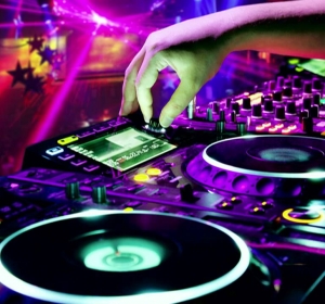 ERICKSOUND & EVENTS - FUM GREU - GHEATA CARBONICA - DJ - SONORIZARE - LUMINI